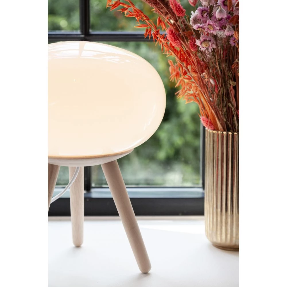 Halo Design HAPPY Bordlampe GLOBE Ø25 Opal/træ - 718764 4 Halo Design HAPPY Bordlampe GLOBE Ø25 Opal/træ - 718764 - Billede 2